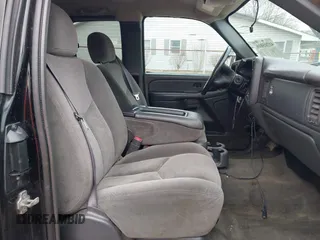 2005 Chevrolet Silverado 1500 Z71 z VIN 1GCEK19Z75Z191040, wystawiony jako IAAI lot #41705016 z przebiegiem 180 517 mil mil oraz . Historia ofert i sprzedaży dostępna na DreamBid. Obrazek 5.