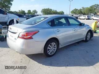 2014 Nissan Altima SV with VIN 1N4AL3AP8EN377619, listed as a IAAI auction lot 42109120 with 187,938 mi miles and . Bid and sale history available at carsss.com. Image 4.