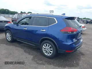 2020 Nissan Rogue SV z VIN JN8AT2MT4LW042639, wystawiony jako IAAI lot #42332896 z przebiegiem 62 966 mil mil oraz . Historia ofert i sprzedaży dostępna na DreamBid. Obrazek 3.
