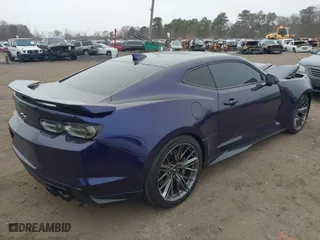 2019 Chevrolet Camaro ZL1 with VIN 1G1FK1R68K0144103, listed as a IAAI auction lot 41165256 with 33,563 mi miles. Bid and sale history available at carsss.com. Image 4.