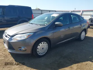 2012 Ford Focus SE with VIN 1FAHP3F26CL314852, listed as a IAAI auction lot 42162488 with 101,782 mi miles. Bid and sale history available at carsss.com. Image 2.