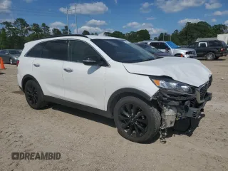 2020 Kia Sorento S z VIN 5XYPG4A55LG696039, wystawiony jako Copart lot #53807265 z przebiegiem 81 001 mil mil oraz Szkoda całkowita • Salvage title. Historia ofert i sprzedaży dostępna na DreamBid. Obrazek 4.