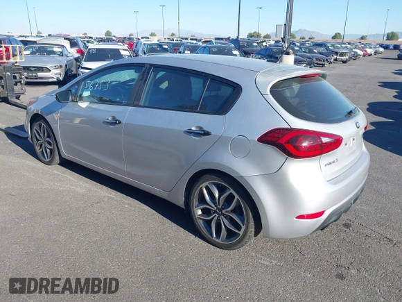 2016 Kia Forte SX с VIN KNAFZ5A35G5635456, выставлен на аукционе IAAI как лот 41656753 с пробегом 130 838 миль миль и . История ставок и продаж доступна на DreamBid. Изображение 3.