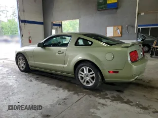 2005 Ford Mustang GT Deluxe z VIN 1ZVFT82H955226208, wystawiony jako Copart lot #57264705 z przebiegiem 36 462 mil mil oraz Szkoda całkowita • Salvage title. Historia ofert i sprzedaży dostępna na DreamBid. Obrazek 2.
