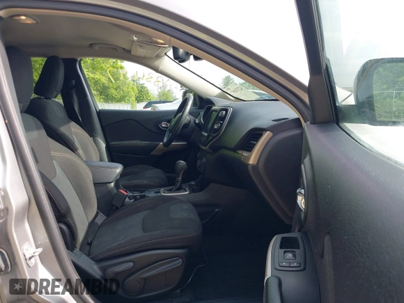 2017 Jeep Cherokee Latitude с VIN 1C4PJMCB5HW574778, выставлен на аукционе IAAI как лот 42331697 с пробегом 208 487 миль миль и . История ставок и продаж доступна на DreamBid. Изображение 5.
