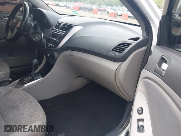 2016 Hyundai Accent SE z VIN KMHCT4AE6GU123161, wystawiony jako IAAI lot #39972957 z przebiegiem 133 416 mil mil oraz . Historia ofert i sprzedaży dostępna na DreamBid. Obrazek 5.