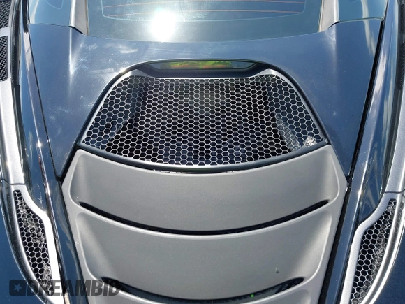 2018 McLaren 720S z VIN SBM14DCA9JW001142, wystawiony jako IAAI lot #42117797 z przebiegiem 15 654 mil mil oraz . Historia ofert i sprzedaży dostępna na DreamBid. Obrazek 10.