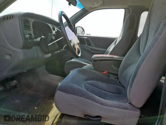 1998 Dodge Dakota SLT z VIN 1B7GL22X8WS651451, wystawiony jako Copart lot #54556125 z przebiegiem 164 186 mil mil oraz Szkoda całkowita • Salvage title. Historia ofert i sprzedaży dostępna na DreamBid. Obrazek 7.