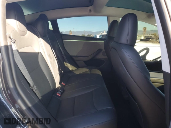 2024 Tesla Model 3 z VIN 5YJ3E1EA0RF736893, wystawiony jako Copart lot #85162464 z przebiegiem 8 479 mil mil oraz Szkoda całkowita • Salvage title. Historia ofert i sprzedaży dostępna na DreamBid. Obrazek 10.