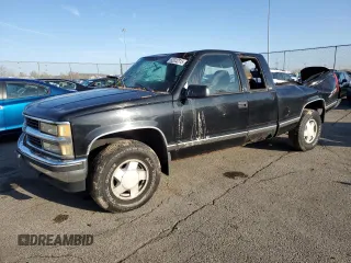 1998 Chevrolet Silverado 1500 with VIN 2GCEK19R9W1235842, listed as a Copart auction lot 52022315 with 154,664 mi miles and Salvage Title. Bid and sale history available at DreamBid. Image 1.