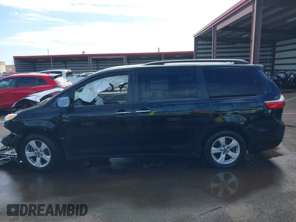 2020 Toyota Sienna LE Auto Access Seat with VIN 5TDKZ3DC0LS034445, listed as a IAAI auction lot 41445270 with 37,881 mi miles. Bid and sale history available at carsss.com. Image 15.