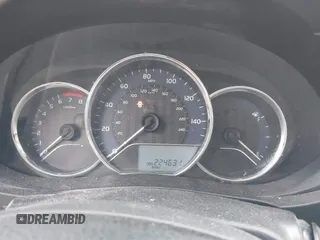 2014 Toyota Corolla L z VIN 5YFBURHEXEP003003, wystawiony jako IAAI lot #42615023 z przebiegiem 224 631 mil mil oraz . Historia ofert i sprzedaży dostępna na DreamBid. Obrazek 7.