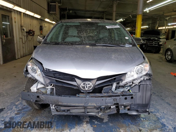 2018 Toyota Sienna L with VIN 5TDZZ3DC7JS941222, listed as a Copart auction lot 72566472 with 50,112 mi miles and . Bid and sale history available at DreamBid. Image 5.