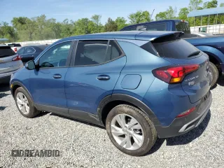 2025 Buick Encore GX Preferred z VIN KL4AMBSP8SB008346, wystawiony jako Copart lot #53697535 z przebiegiem 3 190 mil mil oraz Szkoda całkowita • Salvage title. Historia ofert i sprzedaży dostępna na DreamBid. Obrazek 2.