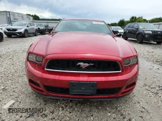 2013 Ford Mustang V6 с VIN 1ZVBP8AM2D5267439, выставлен на аукционе Copart как лот 61307575 с пробегом 109 401 миль миль и Списание • Salvage title. История ставок и продаж доступна на DreamBid. Изображение 5.