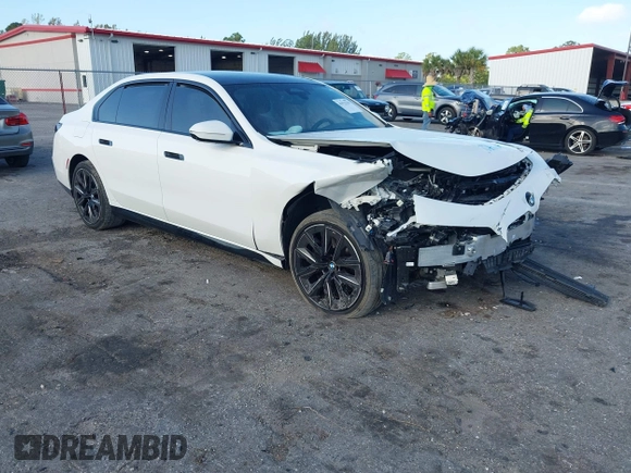 2024 BMW 7 Series 740i с VIN WBA23EH00RCP27147, выставлен на аукционе IAAI как лот 41932339 с пробегом 16 740 миль миль и . История ставок и продаж доступна на DreamBid. Изображение 1.
