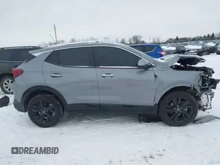 2024 Buick Encore GX Sport Touring z VIN KL4AMDSL8RB168262, wystawiony jako IAAI lot #41584855 z przebiegiem 13 337 mil mil oraz . Historia ofert i sprzedaży dostępna na DreamBid. Obrazek 13.