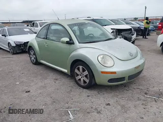 2006 Volkswagen New Beetle Coupe with VIN 3VWPW31CX6M416079, listed as a IAAI auction lot 42100000 with 108,268 mi miles. Bid and sale history available at carsss.com. Image 1.
