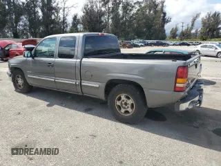 2000 Chevrolet Silverado 1500 with VIN 2GCEC19W0Y1389281, listed as a Copart auction lot 51279665 with 186,773 mi miles and Clean Title. Bid and sale history available at DreamBid. Image 2.