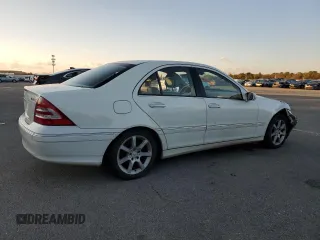 2007 Mercedes-Benz C 280 Luxury z VIN WDBRF92H07F908967, wystawiony jako Copart lot #57304005 z przebiegiem Nie podano mil oraz Nie do naprawy • Non repairable. Historia ofert i sprzedaży dostępna na DreamBid. Obrazek 3.