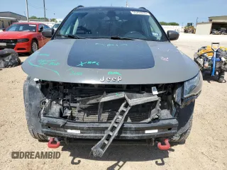 2020 Jeep Compass Trailhawk z VIN 3C4NJDDB7LT118589, wystawiony jako Copart lot #55264435 z przebiegiem 96 330 mil mil oraz Szkoda całkowita • Salvage title. Historia ofert i sprzedaży dostępna na DreamBid. Obrazek 5.