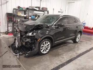 2019 Lincoln MKC Select with VIN 5LMCJ2D9XKUL38783, listed as a IAAI auction lot 41599046 with NaN miles. Bid and sale history available at carsss.com. Image 17.