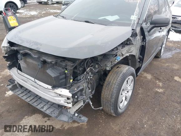 2019 Toyota RAV4 LE with VIN JTMF1RFV7KJ005465, listed as a IAAI auction lot 41559270 with 111,918 mi miles. Bid and sale history available at carsss.com. Image 6.
