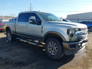 2017 Ford F-250 Lariat z VIN 1FT7W2BT3HEB17232, wystawiony jako IAAI lot #41227595 z przebiegiem 243 424 mil mil oraz . Historia ofert i sprzedaży dostępna na DreamBid. Obrazek 1.