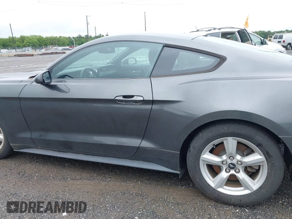 2016 Ford Mustang V6 с VIN 1FA6P8AM0G5255711, выставлен на аукционе IAAI как лот 42424046 с пробегом Не указан миль и . История ставок и продаж доступна на DreamBid. Изображение 13.