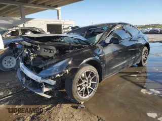 2023 Tesla Model 3 z VIN 5YJ3E1EA1PF427088, wystawiony jako Copart lot #83552544 z przebiegiem Nie podano mil oraz Nie do naprawy • Non repairable. Historia ofert i sprzedaży dostępna na DreamBid. Obrazek 1.
