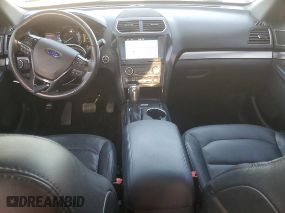 2018 Ford Explorer XLT with VIN 1FM5K7D81JGA17743, listed as a Copart auction lot 52183755 with 128,399 mi miles and Salvage Title. Bid and sale history available at DreamBid. Image 8.