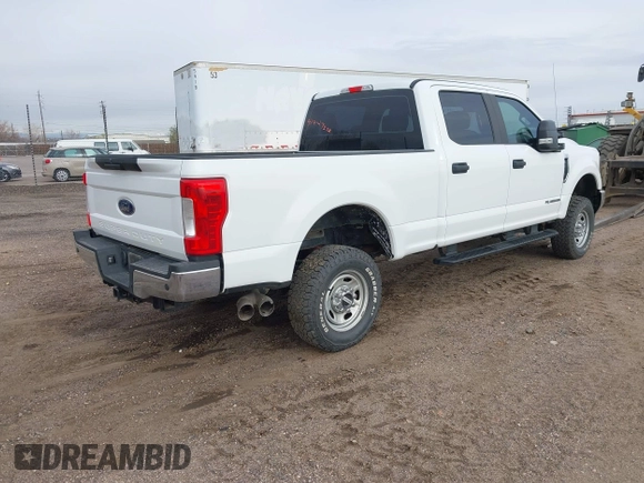 2018 Ford Super Duty F-250 SRW XL with VIN 1FT7W2BTXJEB32087, listed as a IAAI auction lot 41947573 with 188,909 mi miles. Bid and sale history available at carsss.com. Image 4.