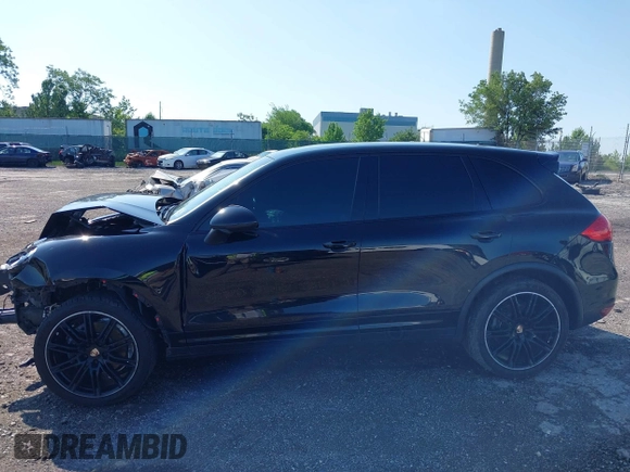 2013 Porsche Cayenne с VIN WP1AA2A21DLA02081, выставлен на аукционе IAAI как лот 42559417 с пробегом 81 413 миль миль и . История ставок и продаж доступна на DreamBid. Изображение 15.