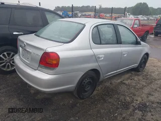 2003 Toyota ECHO z VIN JTDBT123835043022, wystawiony jako IAAI lot #42352321 z przebiegiem 205 373 mil mil oraz . Historia ofert i sprzedaży dostępna na DreamBid. Obrazek 4.