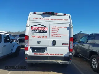 2021 Ram ProMaster Cargo z VIN 3C6LRVDG2ME567631, wystawiony jako IAAI lot #38779881 z przebiegiem 53 693 mil mil oraz . Historia ofert i sprzedaży dostępna na DreamBid. Obrazek 17.