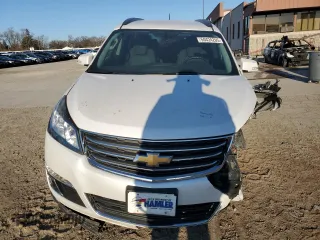 2016 Chevrolet Traverse LT with VIN 1GNKRGKD6GJ292045, listed as a Copart auction lot 50424205 with 160,450 mi miles and Salvage Title. Bid and sale history available at DreamBid. Image 5.