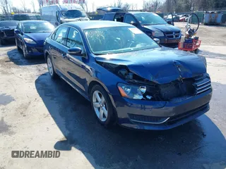 2013 Volkswagen Passat SE z VIN 1VWBH7A33DC005813, wystawiony jako IAAI lot #41704713 z przebiegiem 71 867 mil mil oraz . Historia ofert i sprzedaży dostępna na DreamBid. Obrazek 1.