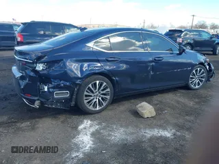2019 Lexus ES 350 with VIN 58ABZ1B13KU043290, listed as a IAAI auction lot 41694086 with 72,984 mi miles and . Bid and sale history available at DreamBid. Image 4.