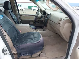 2002 Ford Explorer Eddie Bauer z VIN 1FMZU64W02ZC72927, wystawiony jako IAAI lot #42704235 z przebiegiem 126 317 mil mil oraz . Historia ofert i sprzedaży dostępna na DreamBid. Obrazek 5.