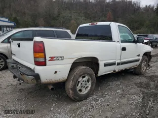 2002 Chevrolet Silverado 1500 LS with VIN 1GCEK14V82Z135222, listed as a Copart auction lot 82079734 with 121,935 mi miles and Salvage Title. Bid and sale history available at carsss.com. Image 3.