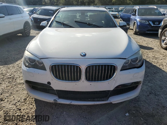 2014 BMW 7 Series 740Li xDrive with VIN WBAYF4C58ED281977, listed as a Copart auction lot 44084005 with 154,592 mi miles and Clean Title. Bid and sale history available at carsss.com. Image 5.