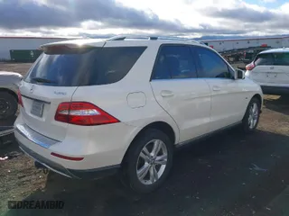 2012 Mercedes-Benz M-Class ML 350 BlueTEC with VIN 4JGDA2EB8CA026182, listed as a IAAI auction lot 41788702 with 97,651 mi miles. Bid and sale history available at carsss.com. Image 4.