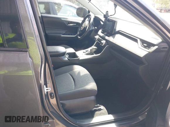 2022 Toyota RAV4 Hybrid XLE with VIN 4T3RWRFVXNU077426, listed as a IAAI auction lot 42067829 with 44,508 mi miles. Bid and sale history available at carsss.com. Image 5.