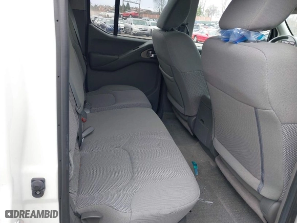 2018 Nissan Frontier PRO-4X with VIN 1N6AD0EV1JN701905, listed as a IAAI auction lot 41863044 with NaN miles. Bid and sale history available at carsss.com. Image 8.