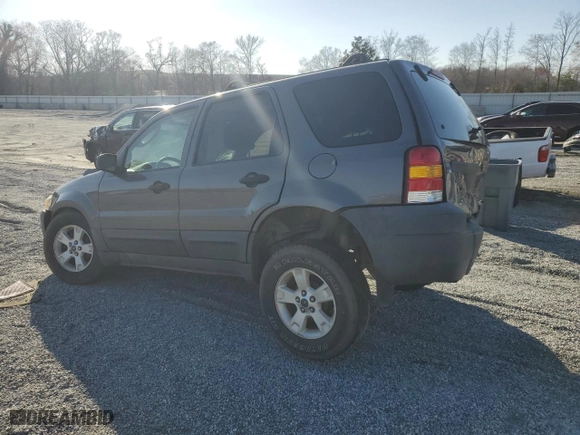 2006 Ford Escape XLT with VIN 1FMCU03186KA77066, listed as a Copart auction lot 48992595 with 194,629 mi miles and Salvage Title. Bid and sale history available at carsss.com. Image 2.