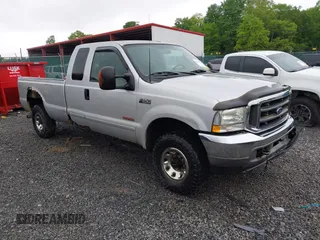 2003 Ford F-250 XL z VIN 1FTNX21P43ED12211, wystawiony jako IAAI lot #42267003 z przebiegiem 214 101 mil mil oraz . Historia ofert i sprzedaży dostępna na DreamBid. Obrazek 1.