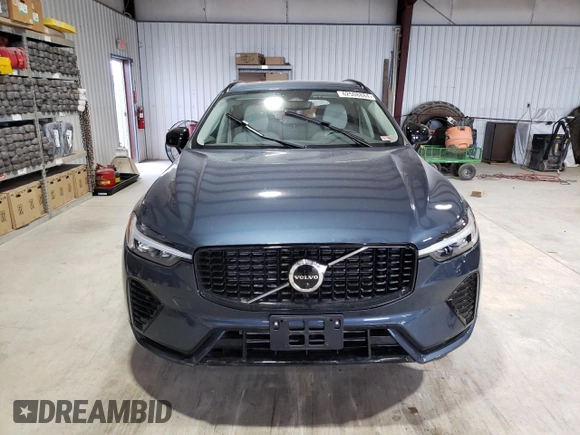 2023 Volvo XC60 Plus Dark Theme z VIN YV4H60DL2P1289471, wystawiony jako Copart lot #62508884 z przebiegiem 8 012 mil mil oraz Szkoda całkowita • Salvage title. Historia ofert i sprzedaży dostępna na DreamBid. Obrazek 5.