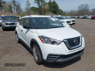2019 Nissan Kicks SR with VIN 3N1CP5CU3KL500277, listed as a IAAI auction lot 42087570 with 159,195 mi miles. Bid and sale history available at carsss.com. Image 1.
