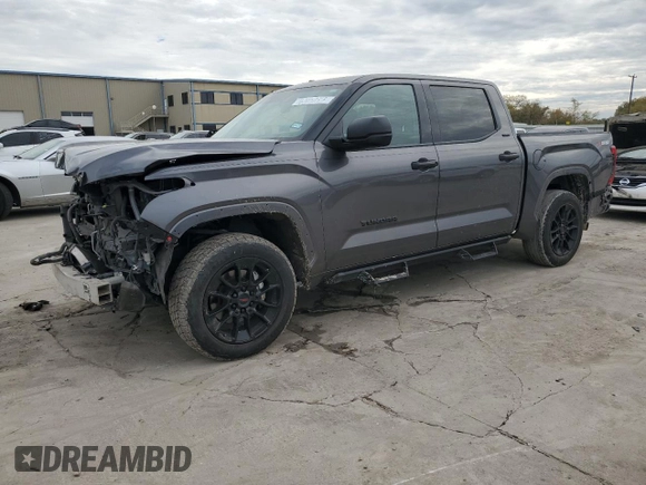 2022 Toyota Tundra 2WD SR5 with VIN 5TFLA5AB0NX010372, listed as a Copart auction lot 76005033 with 49,272 mi miles. Bid and sale history available at carsss.com. Image 1.