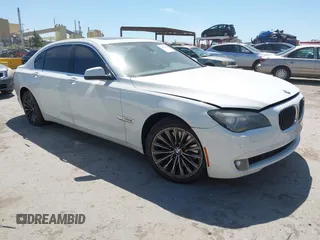 2012 BMW 7 Series 750Li z VIN WBAKB8C52CC963233, wystawiony jako IAAI lot #42332082 z przebiegiem 150 319 mil mil oraz . Historia ofert i sprzedaży dostępna na DreamBid. Obrazek 1.